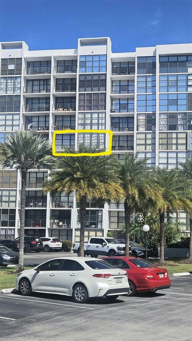 Photo - 1000 Parkview Dr Unidad 605