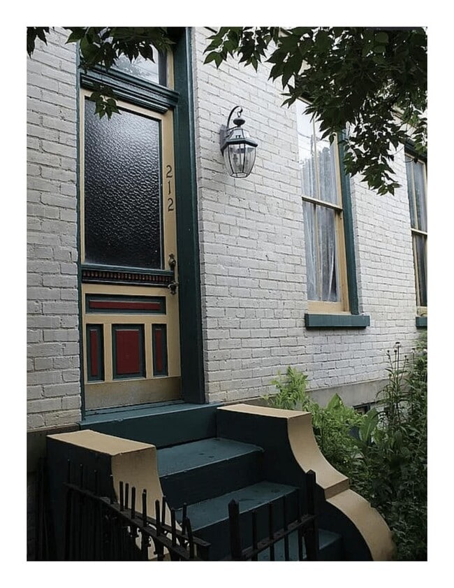 Photo - 212 E 5th St