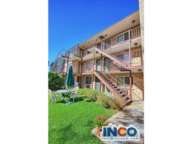 Building Photo - Convenient location! 1 bed 1 bath Apartmen... Unit 204 Rental