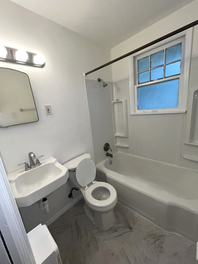 Photo - 1204 Yale Ave Unit 1204 Yale Avenue