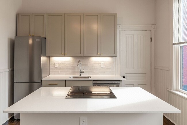 Photo - Charming One Bedroom Unit 826-2B