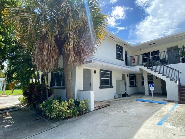 Building Photo - 605 N Federal Hwy Unit 1