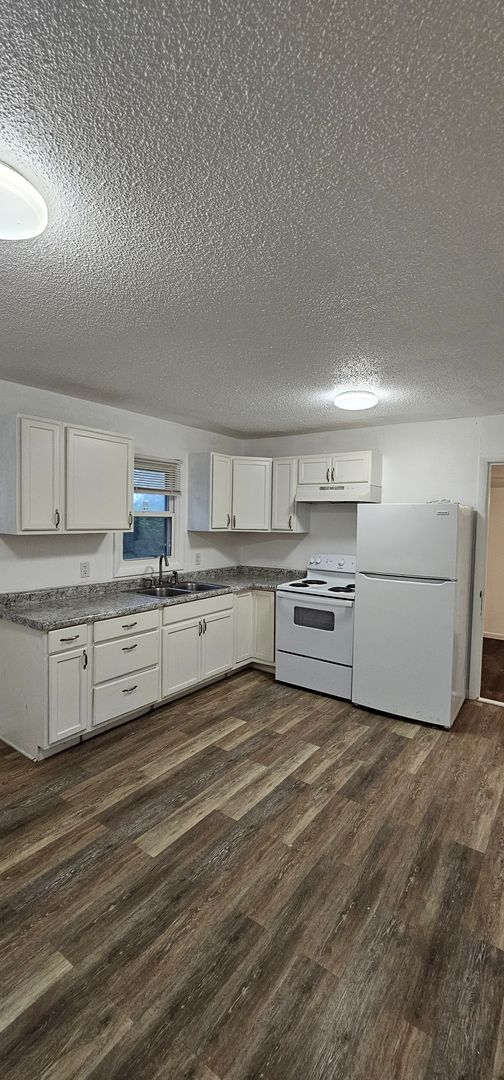 Photo - Renovated 4 bedroom with full unfinished basement