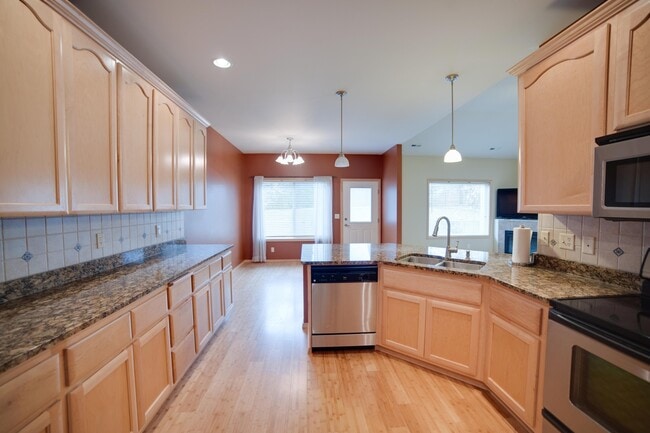 Photo - Large Single Family Home located near White Bluffs Elementary!