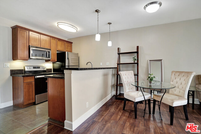 Photo - 10982 Roebling Ave Condo Unit 528