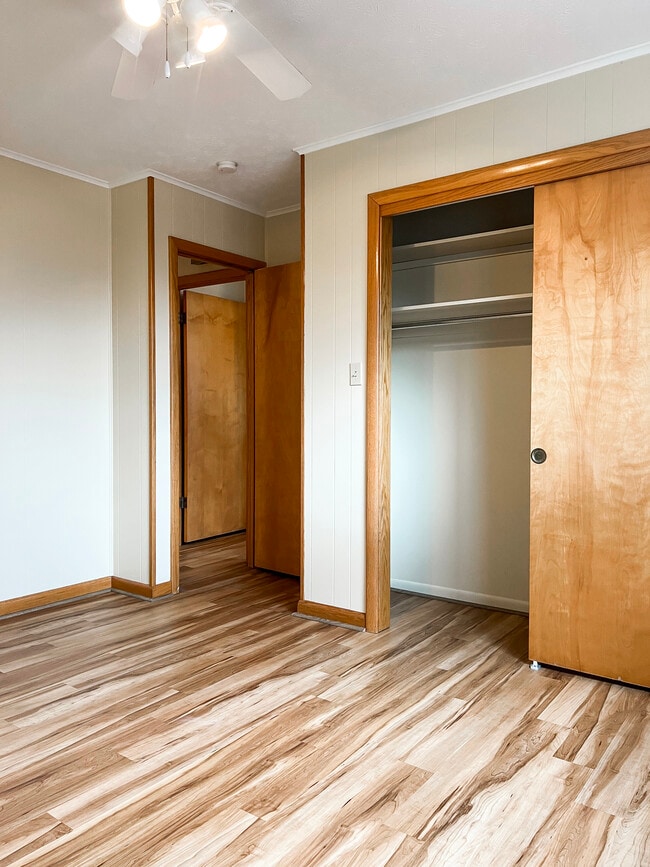 Photo - 460 Harding Ave