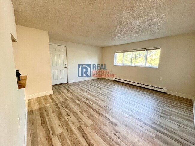 Photo - 2028 Friendship Pl