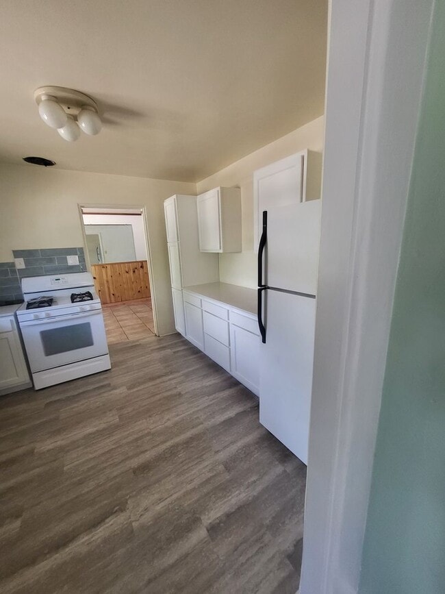 Photo - Cute Quiet  2 bedroom 1 Bath 1100/SF Home