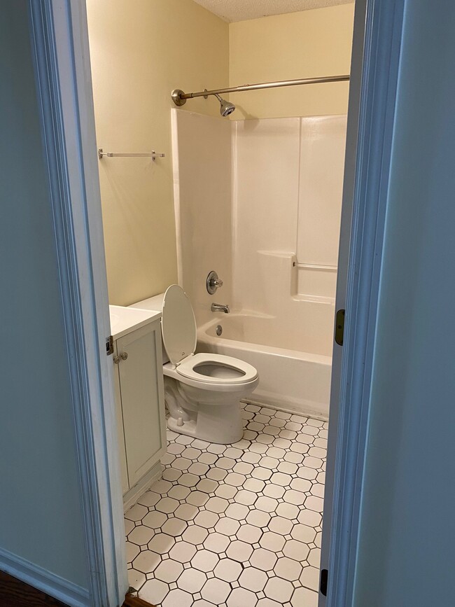 Photo - 1490 Amanda Park Ln