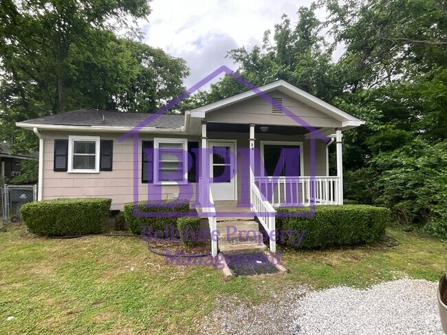 Building Photo - Cozy & Freshly Updated 2 Bed / 1 Bath Home...
