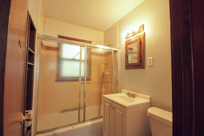 Photo - 2731 SE Massachusetts Ave