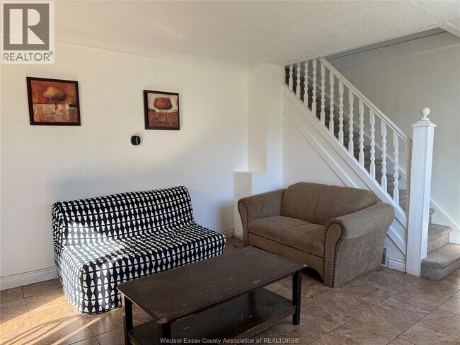 Photo - 437 Campbell Ave