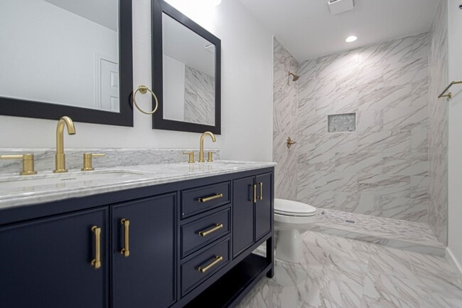 Photo - Large Open-Concept 4 Bedroom with Stunning Pond Views!