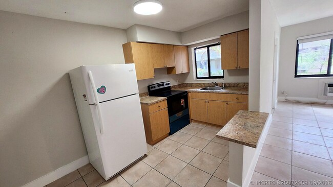 Photo - 435 NW 41st St Unit 4