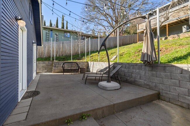 Photo - 740 Sterling St