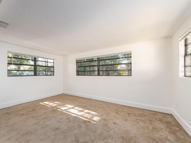 Photo - 2242 Indian Ave S