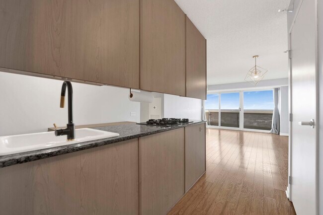 Photo - 1720 Maple Ave Unidad 2580