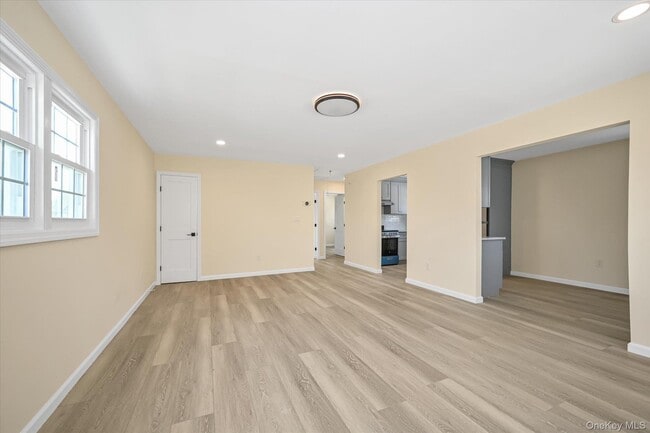 Photo - 9526 243rd St