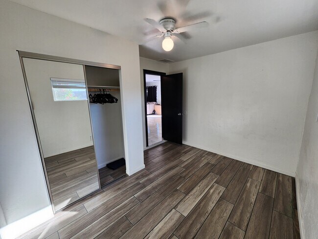 Photo - 3518 W Lynwood St