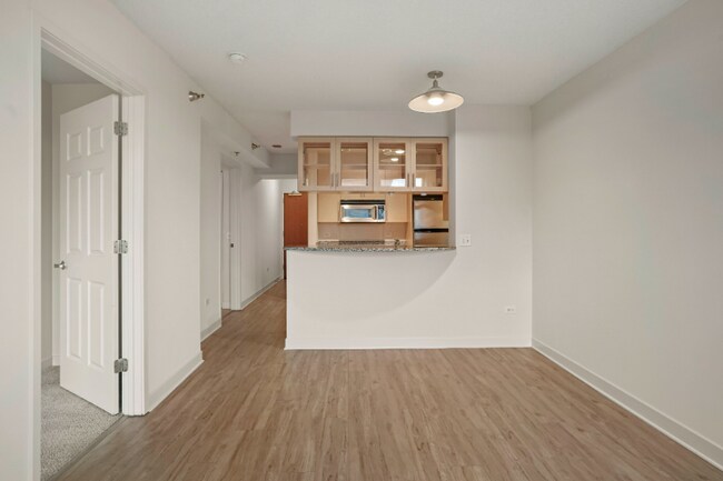 Photo - 1276 S Michigan Ave