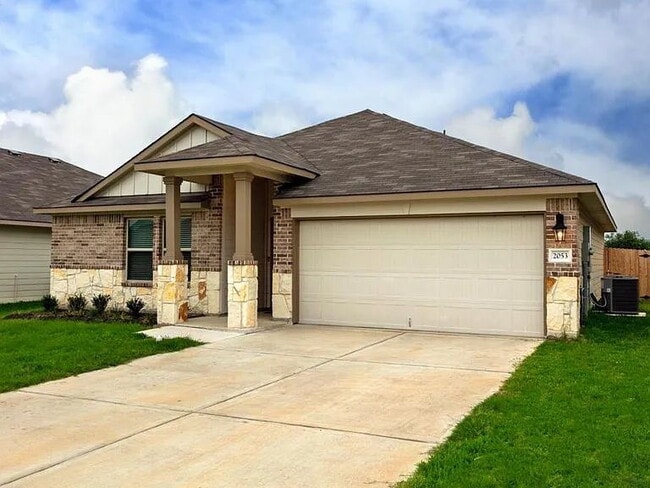 Building Photo - 3Bedroom, 2Bath, commuity pool access and side walk community in Pleasant Hill North Bryan off 2818