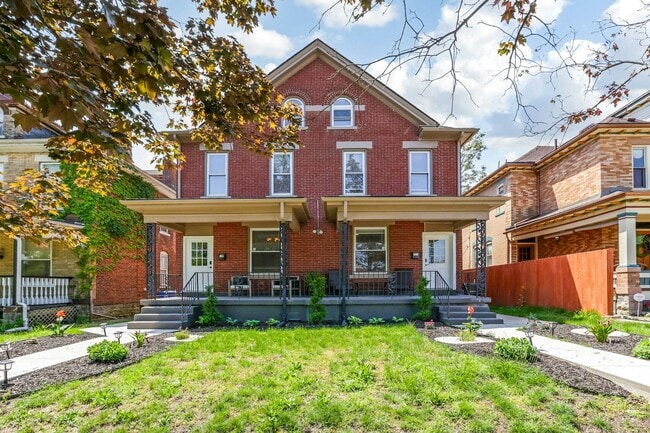 Photo - 1649 Franklin Park S House