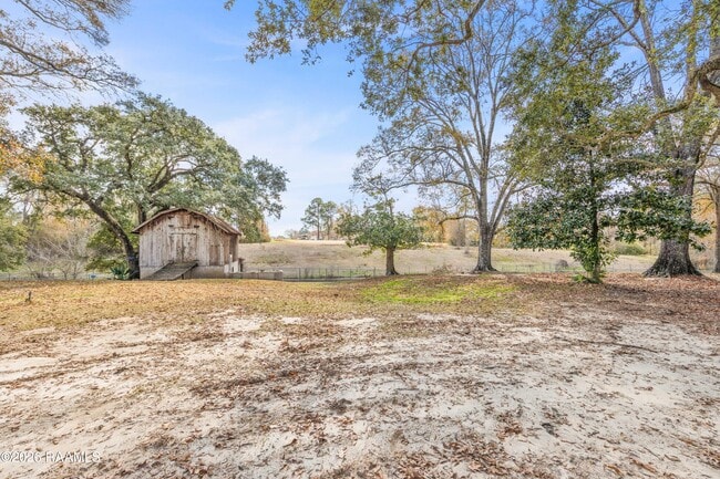 Photo - 1401 E Bayou Pkwy