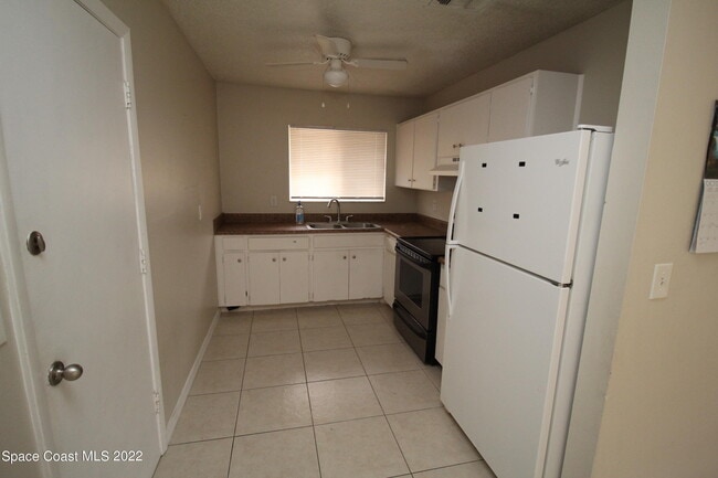 Photo - 992 Sable Cir SE