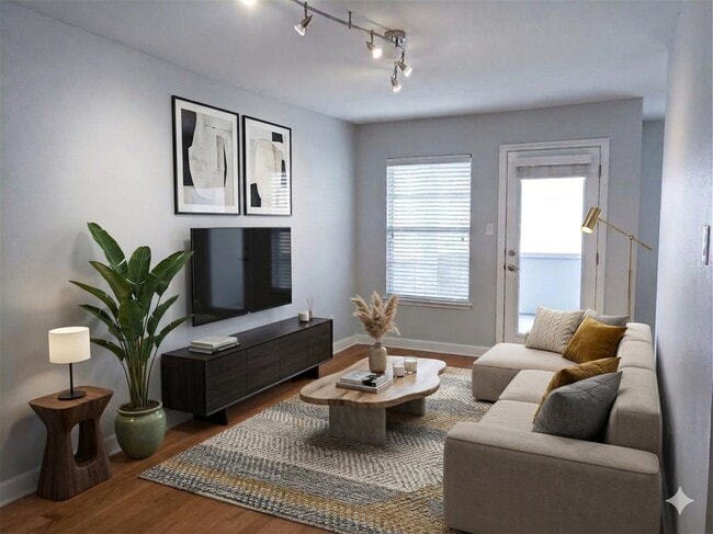 Building Photo - 2020 S Congress Ave Unit 1318