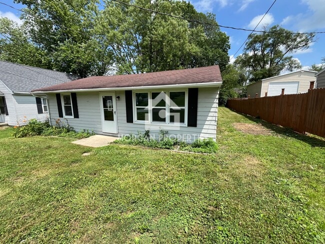 Photo - 4214 E Lynn St House