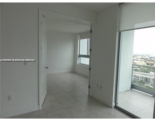 Photo - 90 SW 3rd St Unidad 2907