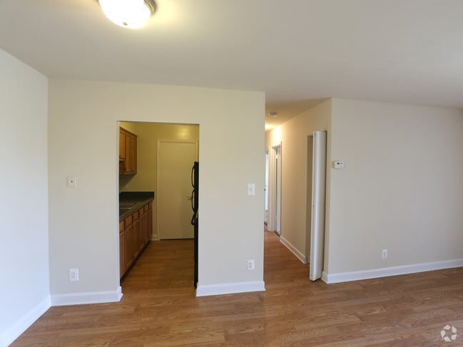 2BR, 1BA