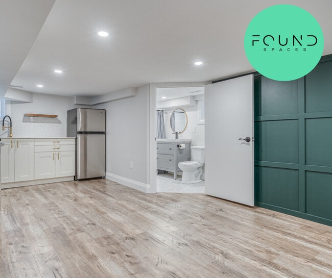 Building Photo - 37 Garfield Ave N Unit 3