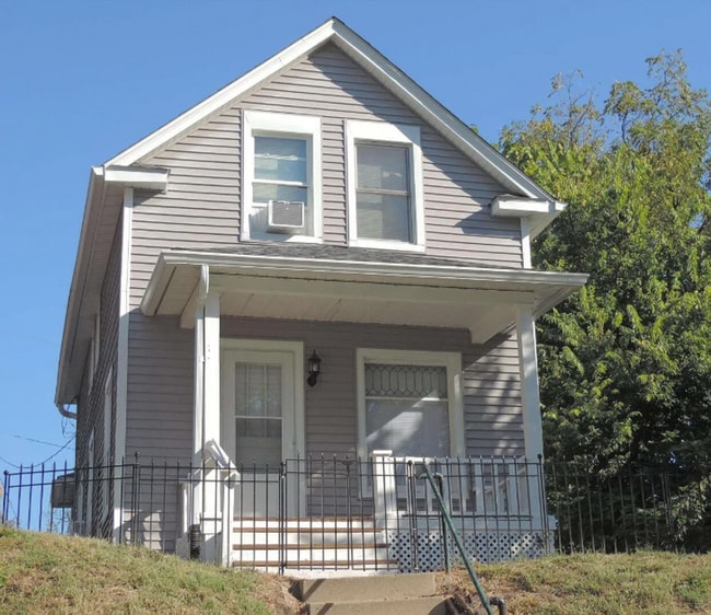 229 14th Ave