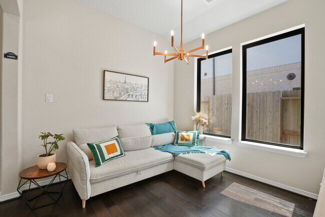 Photo - 29015 Laurel Grove Ln