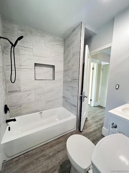 Photo - 4060 Oakcrest Dr