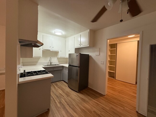 Photo - 4855 Lexington Ave