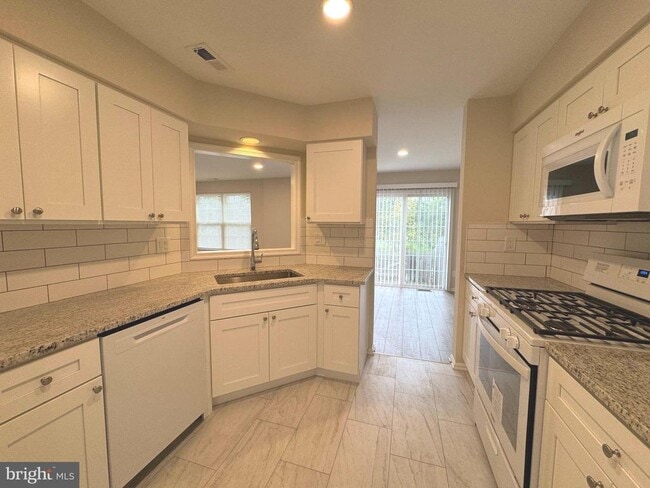 Photo - 2437 Linksman Ln