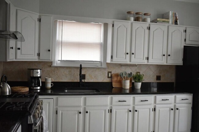 Photo - 44 E 4th St Unit 1