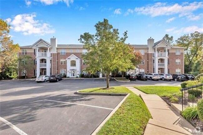 Building Photo - Mills Crossing in Creve Coeur Rental