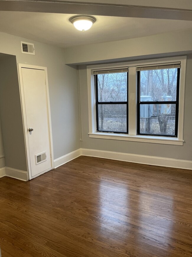 Photo - 7329 N Honore St Unit 3B