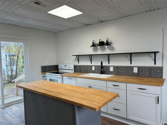 Photo - 3+ Bed 2 Bath House For Rent