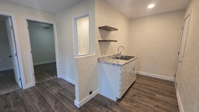 132 Benton Ave Unit 8
