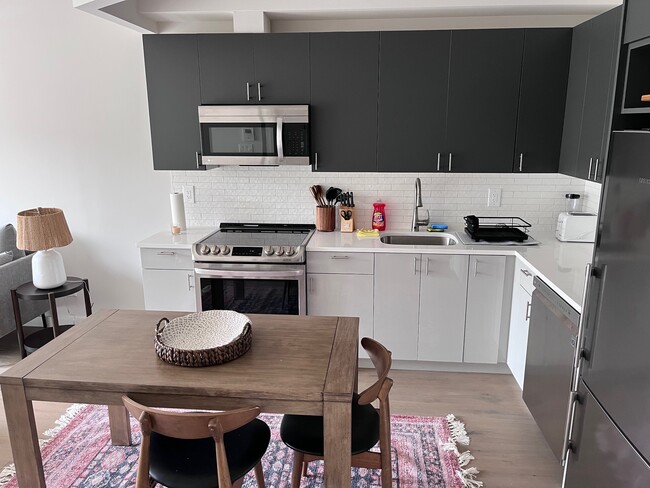 Photo - 1390 Putnam Ave Unit 4R