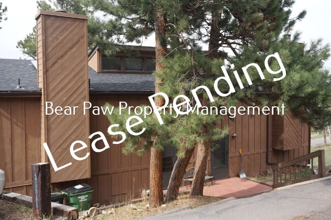 Building Photo - Great Location and Great Neighbors!!