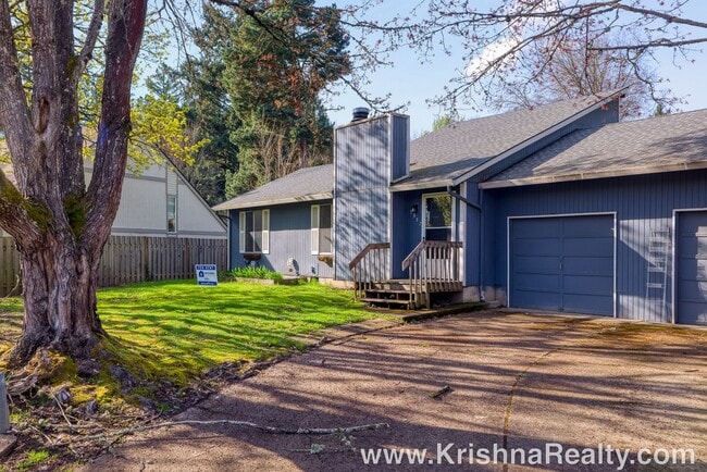 Photo - Charming 3 Bedroom | 2 Bathroom Duplex | Private Backyard | Near Washington Square Mall