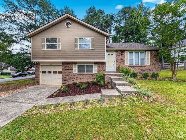 Building Photo - Charming 3BD/2BA Home in Prime Roswell Loc...