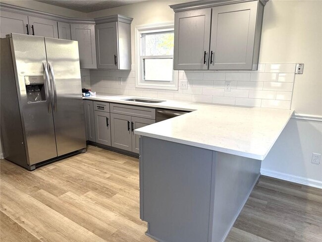 Photo - 2305 Eastgate Dr SW