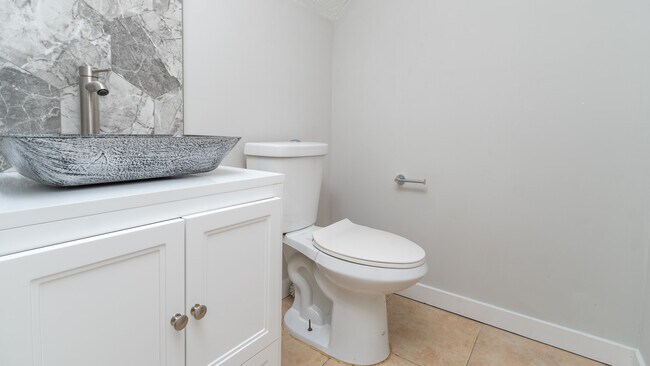 Photo - 16123 Cairngorm Ave