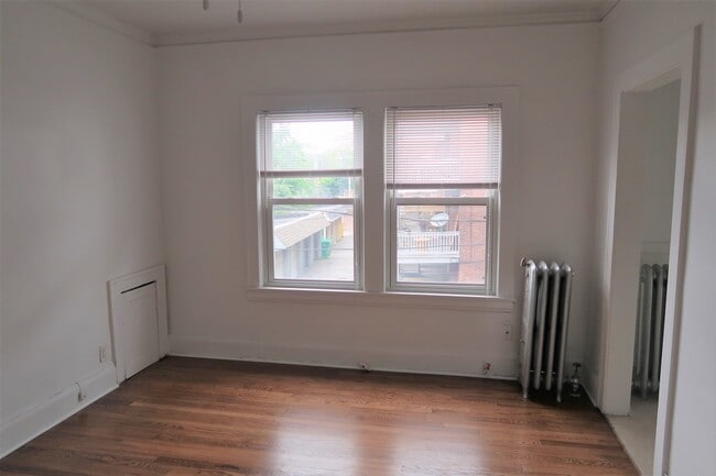 Photo - Gerald Manor